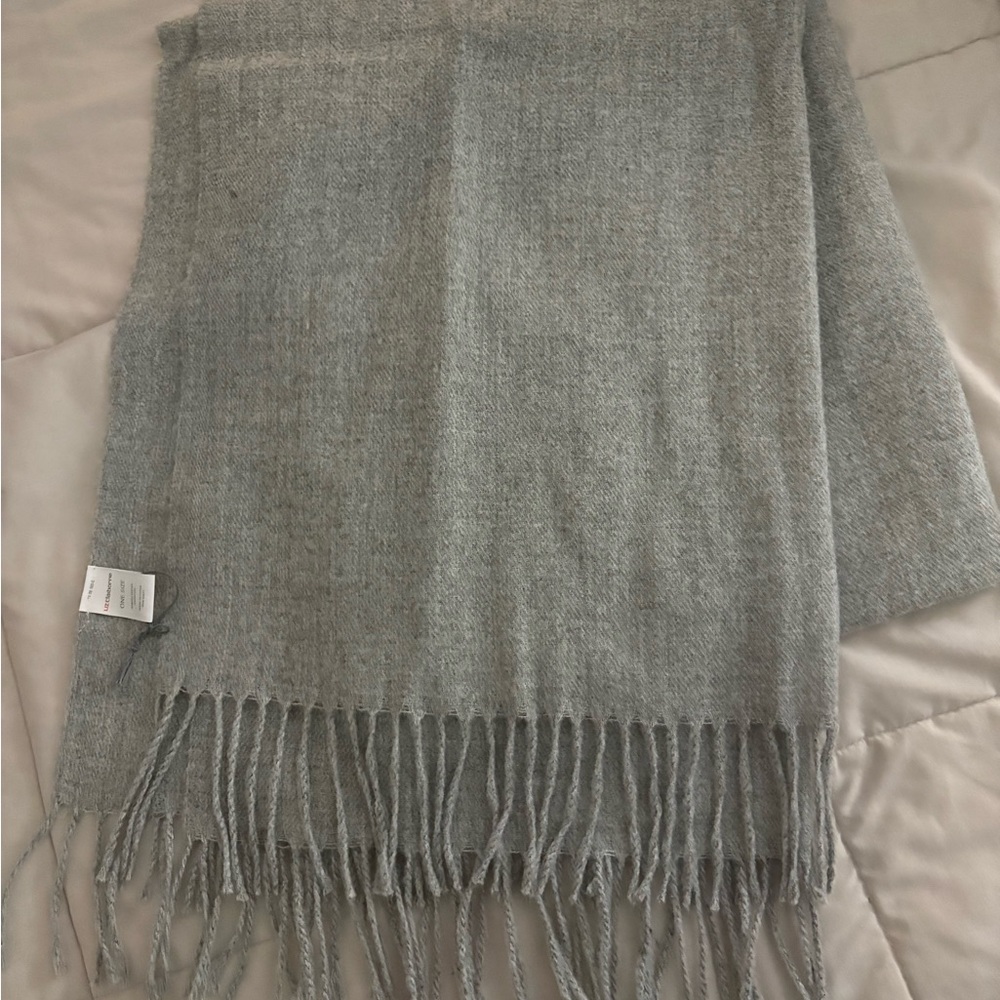 Scarf - Picture 2 of 5